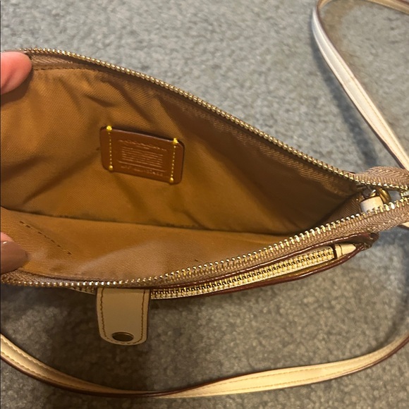 Coach Tan and Cream Crossbody Bag - Picture 4 of 8
